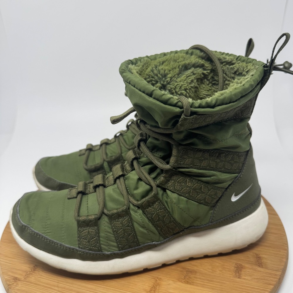 Nike‎ Roshe Run Hi SneakerBoot Olive Green Faux Fur Lined 615968-301 Womens 9.5